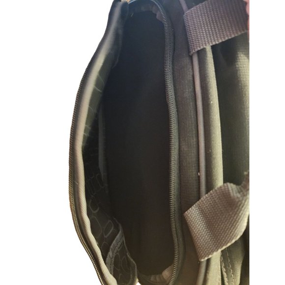 Ricardo Beverly Hills Hanging Toiletry Bag - Picture 4 of 7